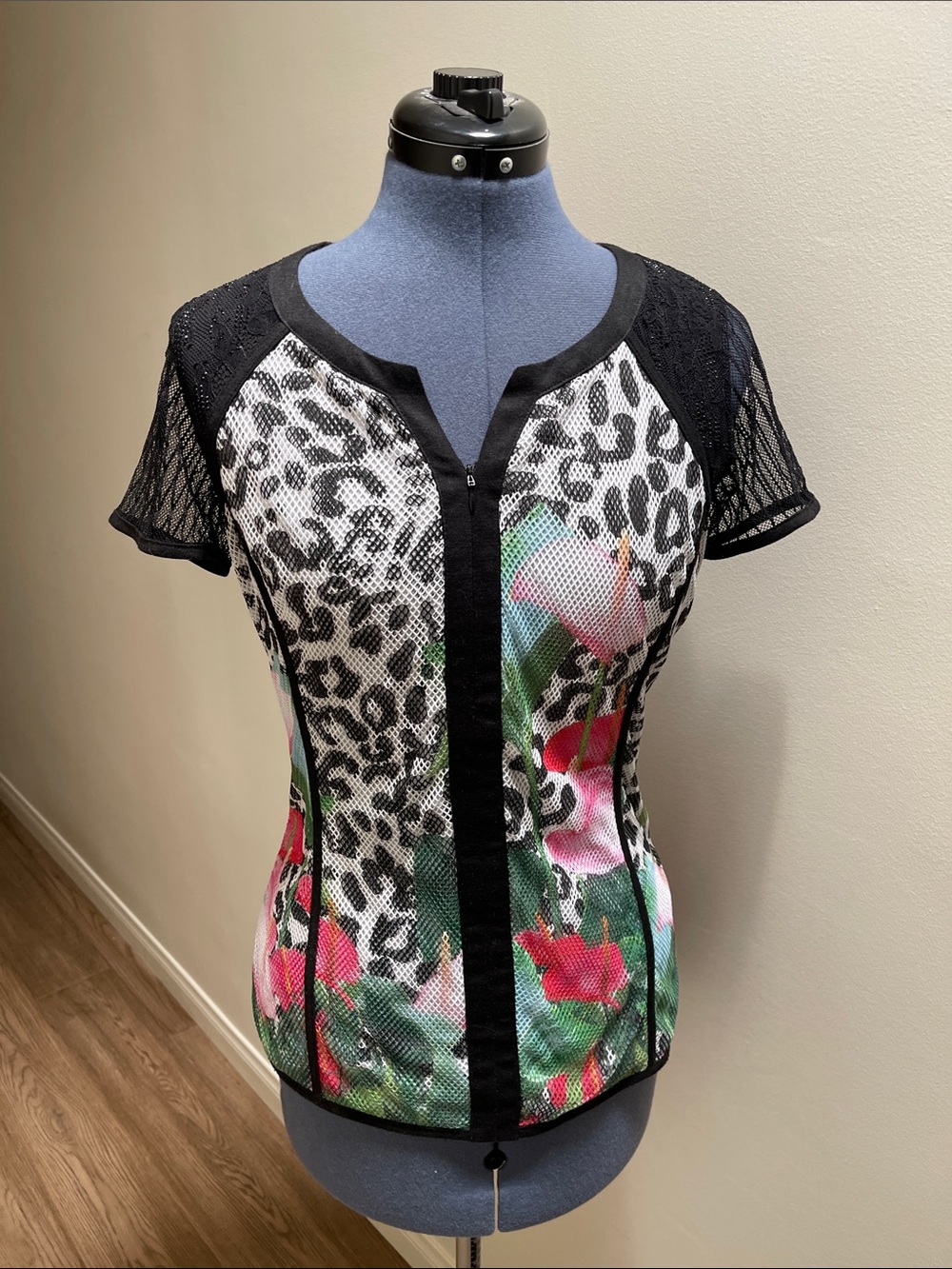 Alberto Makali Black Mesh Sleeve Floral & Leopard Zip Front Top
